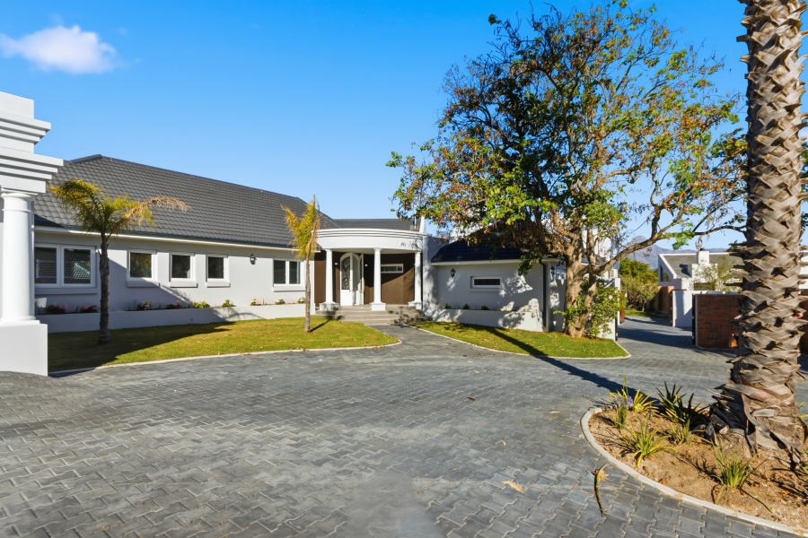 4 Bedroom Property for Sale in Golden Hill Western Cape